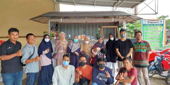 Tim PKM Unand Lakukan Pelatihan dan Pengurusan Perizinan Usaha Bagi Pelaku UMKM